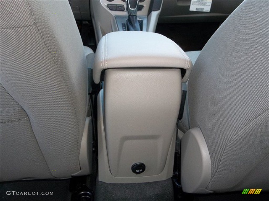 2013 Focus SE Hatchback - Ruby Red / Medium Light Stone photo #16