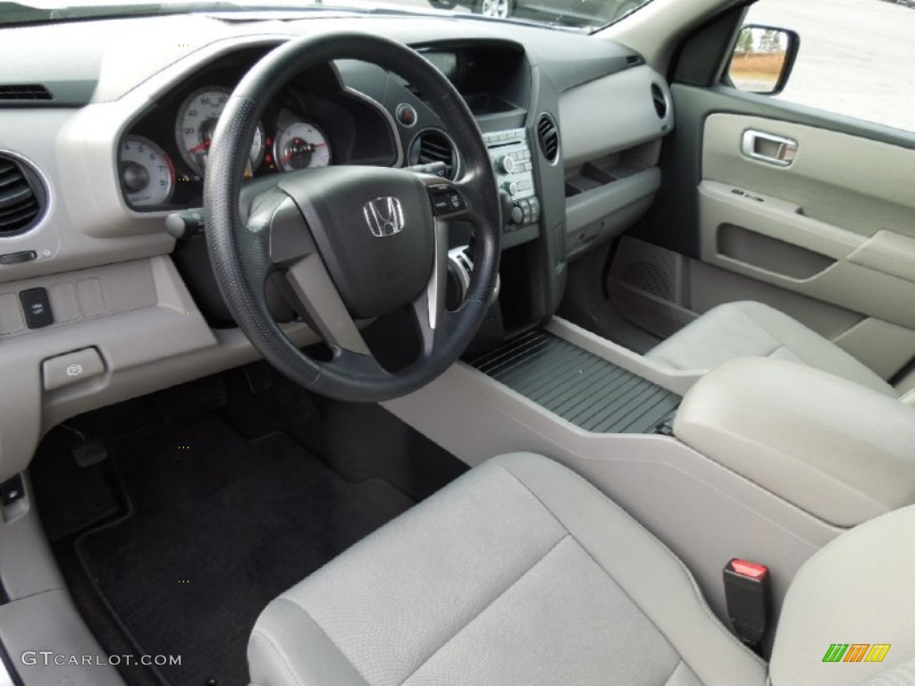 Gray Interior 2011 Honda Pilot LX Photo #74768785