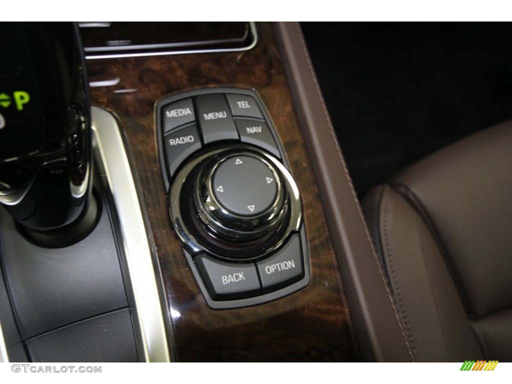 2013 BMW 7 Series 750Li Sedan Controls Photo #74771827