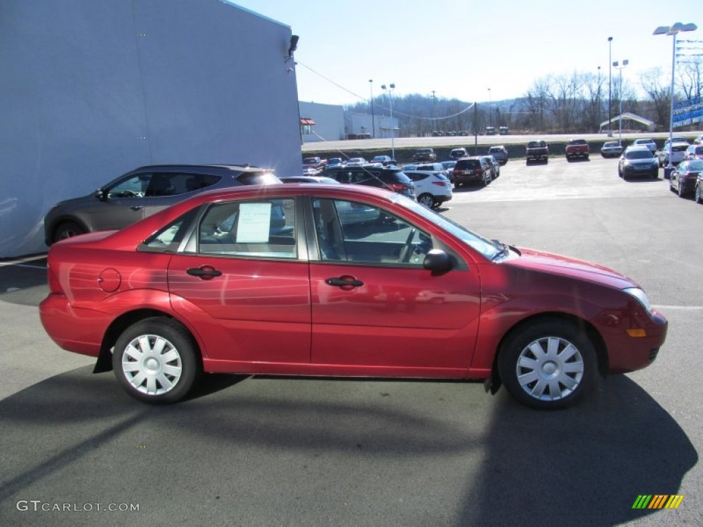 2005 Focus ZX4 S Sedan - Sangria Red Metallic / Dark Pebble/Light Pebble photo #5