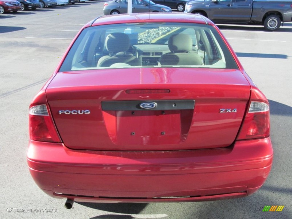 2005 Focus ZX4 S Sedan - Sangria Red Metallic / Dark Pebble/Light Pebble photo #8