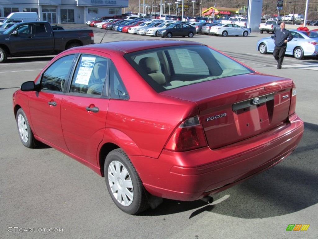 2005 Focus ZX4 S Sedan - Sangria Red Metallic / Dark Pebble/Light Pebble photo #9