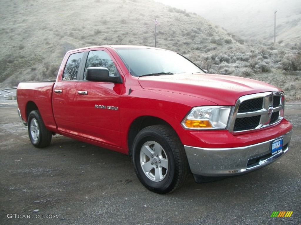 2011 Ram 1500 SLT Quad Cab 4x4 - Flame Red / Dark Slate Gray/Medium Graystone photo #1