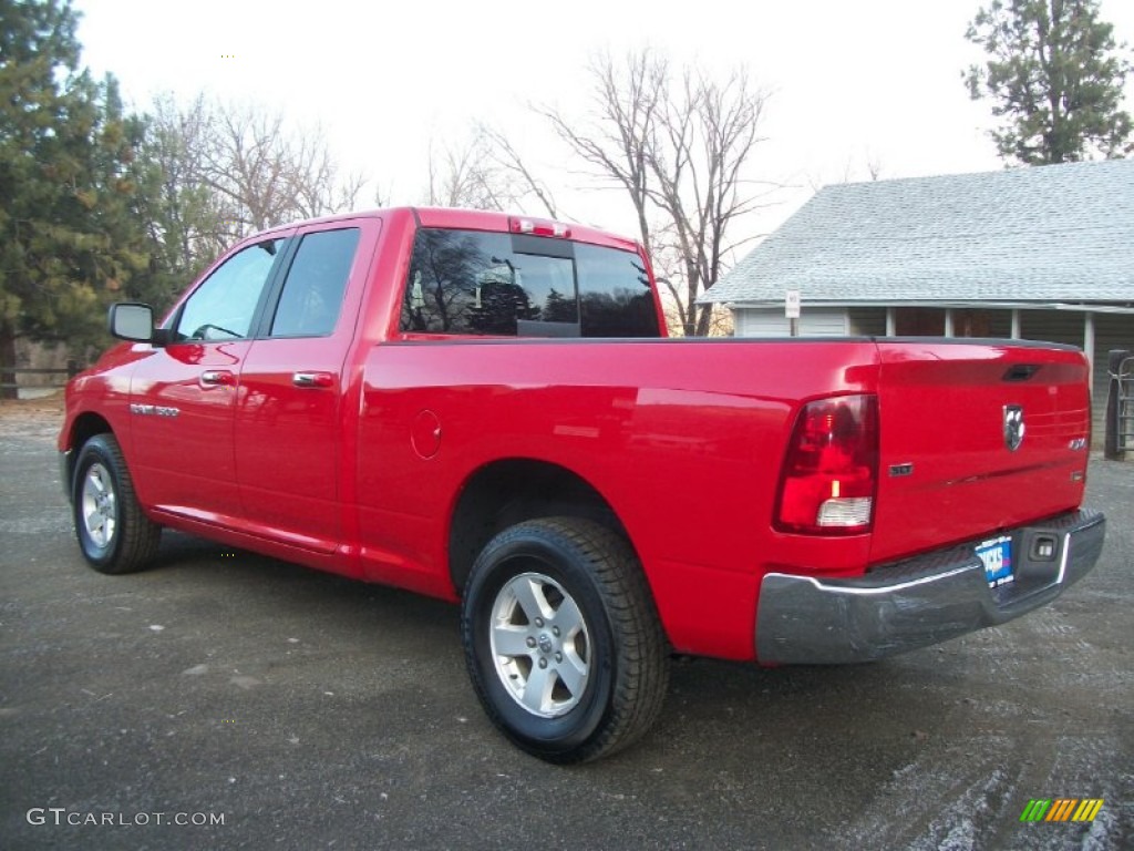 2011 Ram 1500 SLT Quad Cab 4x4 - Flame Red / Dark Slate Gray/Medium Graystone photo #4