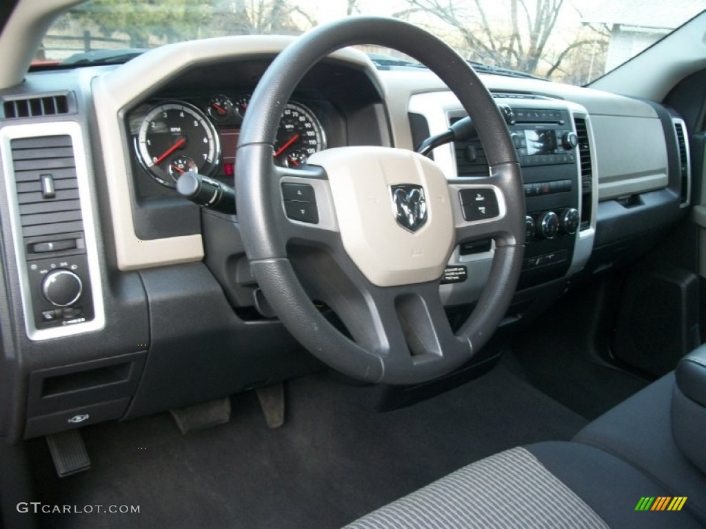 2011 Ram 1500 SLT Quad Cab 4x4 - Flame Red / Dark Slate Gray/Medium Graystone photo #7