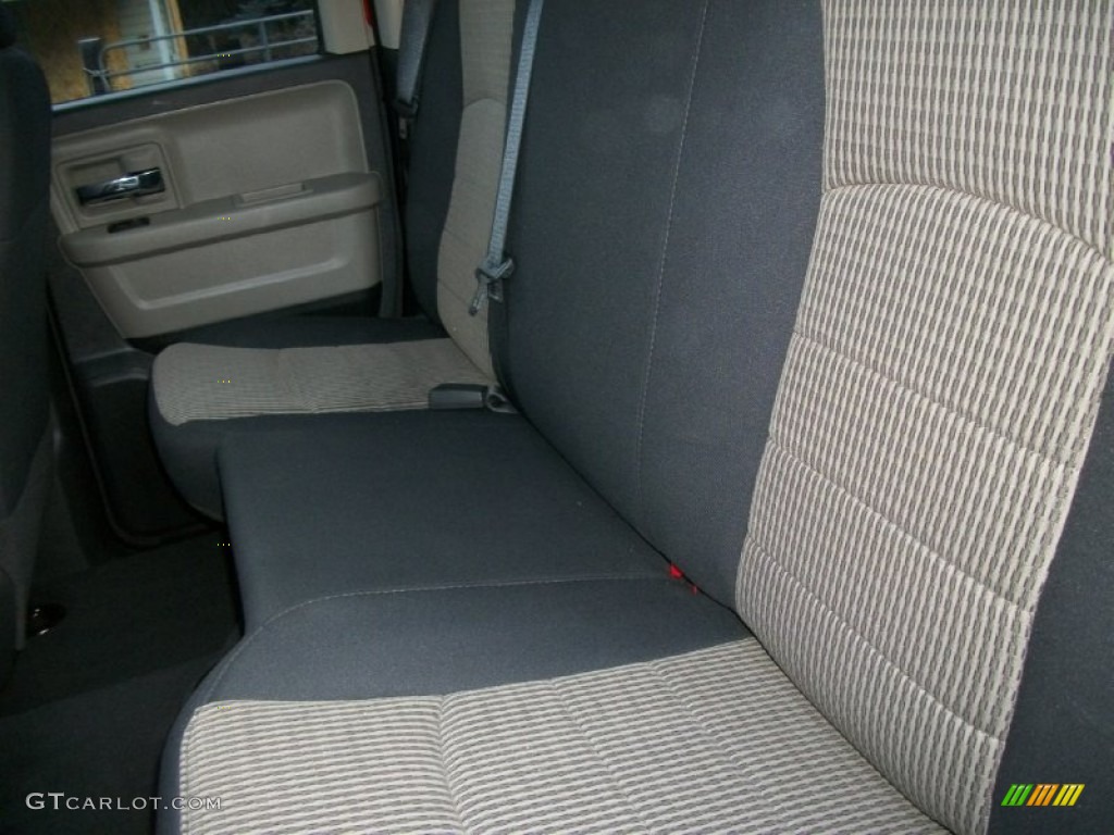 2011 Ram 1500 SLT Quad Cab 4x4 - Flame Red / Dark Slate Gray/Medium Graystone photo #27