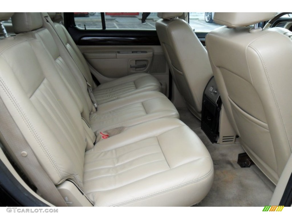2005 Aviator Luxury AWD - Black / Camel photo #20