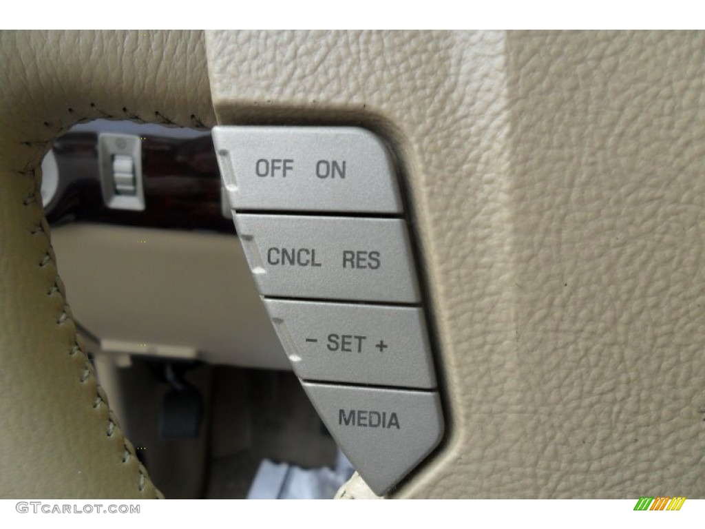 2005 Aviator Luxury AWD - Black / Camel photo #35
