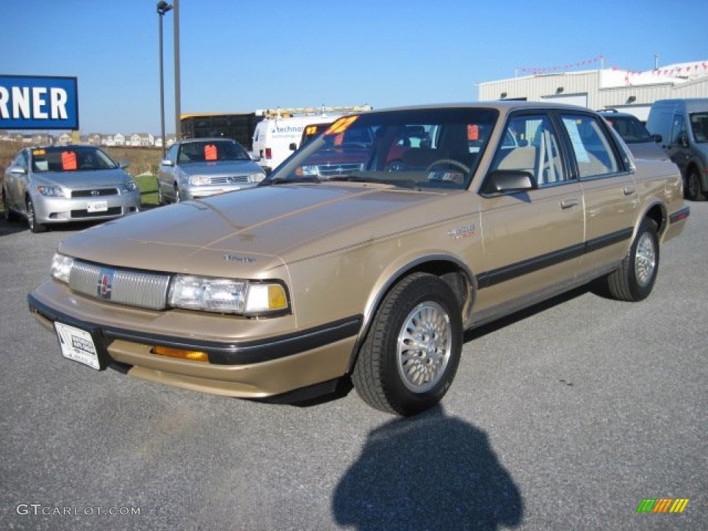 1992 Oldsmobile Cutlass Ciera S Exterior Photos
