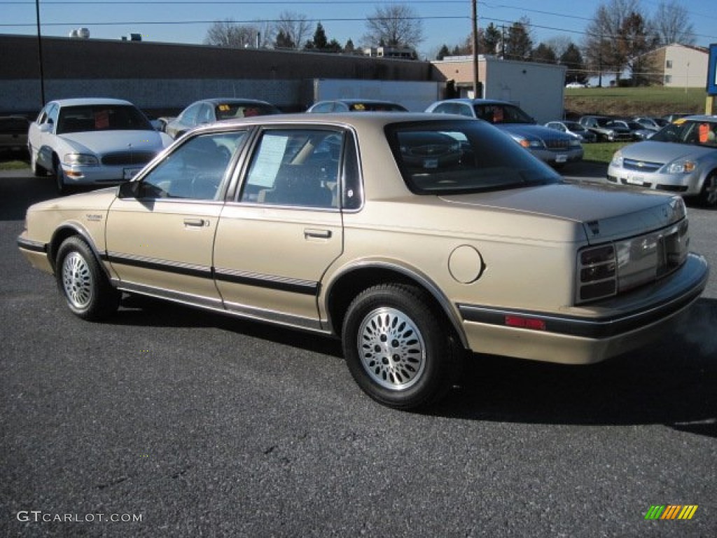 1992 Cutlass Ciera S - Light Beige Metallic / Tan photo #3