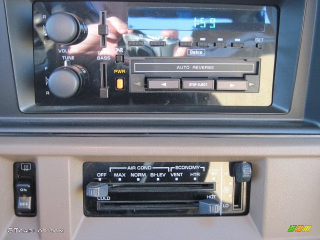 1992 Oldsmobile Cutlass Ciera S Controls Photos