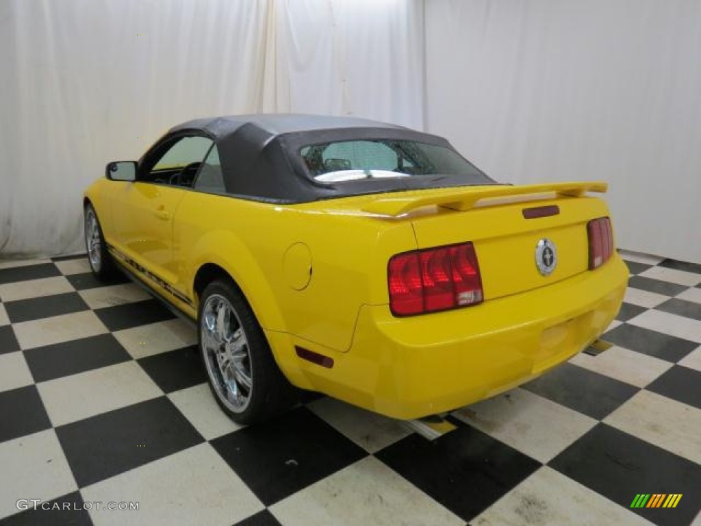 2005 Mustang V6 Premium Convertible - Screaming Yellow / Dark Charcoal photo #25