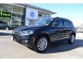 Deep Black Metallic - Tiguan SE Photo No. 1