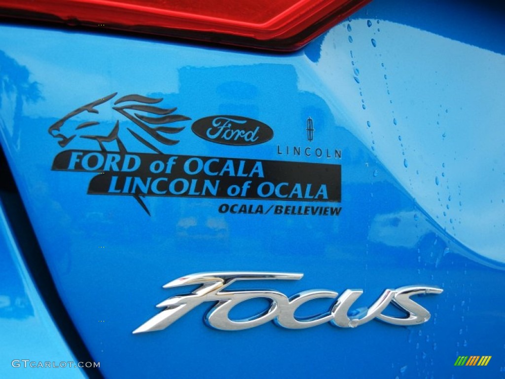 2013 Focus SE Sedan - Blue Candy / Charcoal Black photo #4