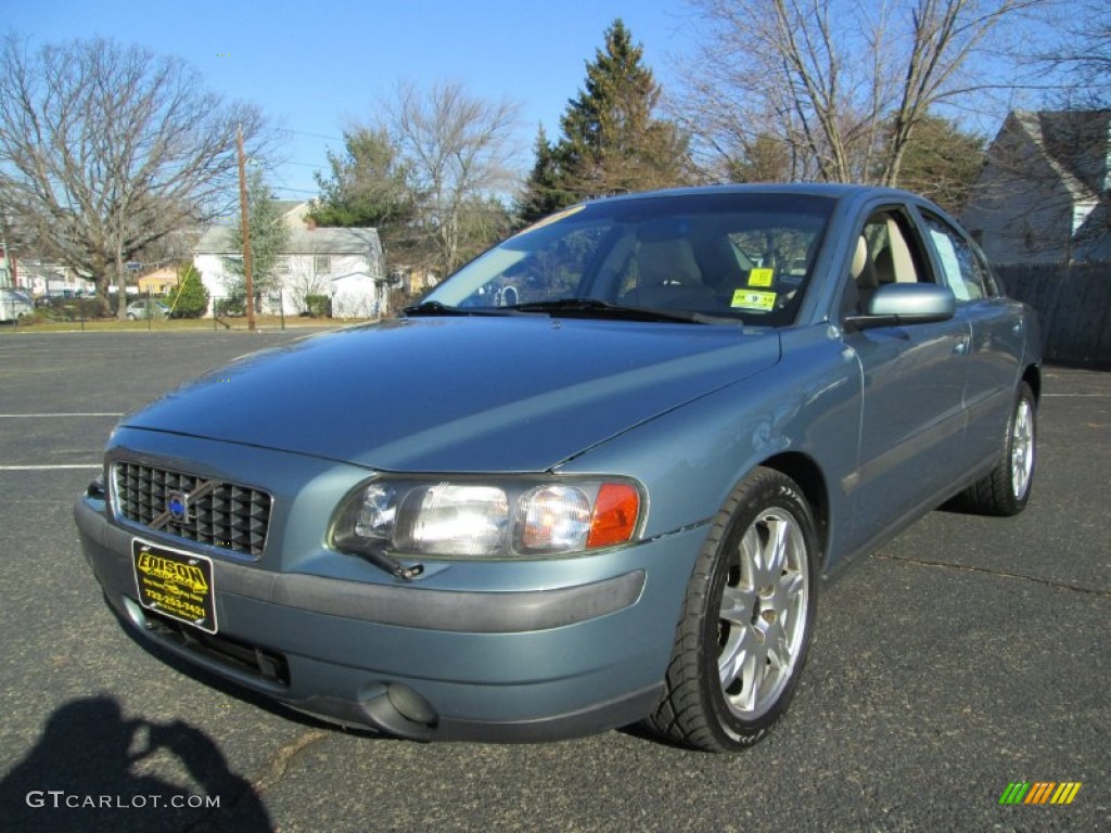 2004 S60 2.5T AWD - Platinum Green Metallic / Taupe/Light Taupe photo #2