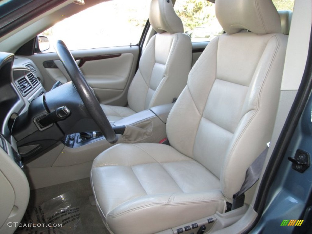 Taupe/Light Taupe Interior 2004 Volvo S60 2.5T AWD Photo #74794631
