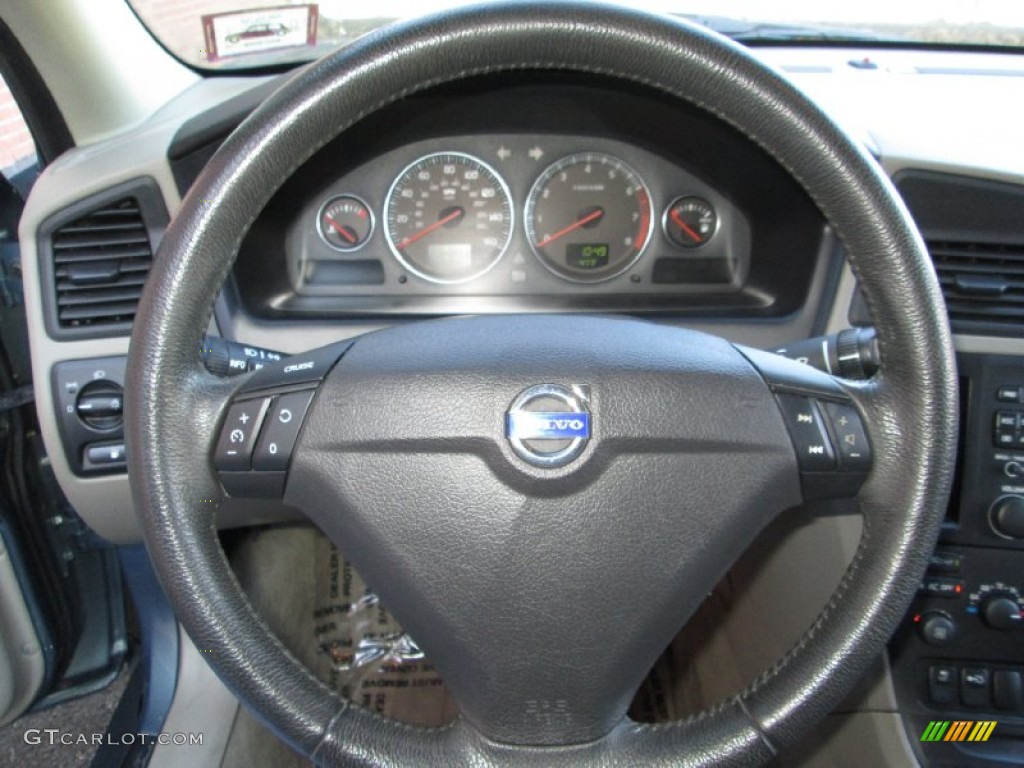 2004 Volvo S60 2.5T AWD Taupe/Light Taupe Steering Wheel Photo #74794876