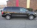 Brilliant Black Crystal Pearl - Town & Country Touring - L Photo No. 2