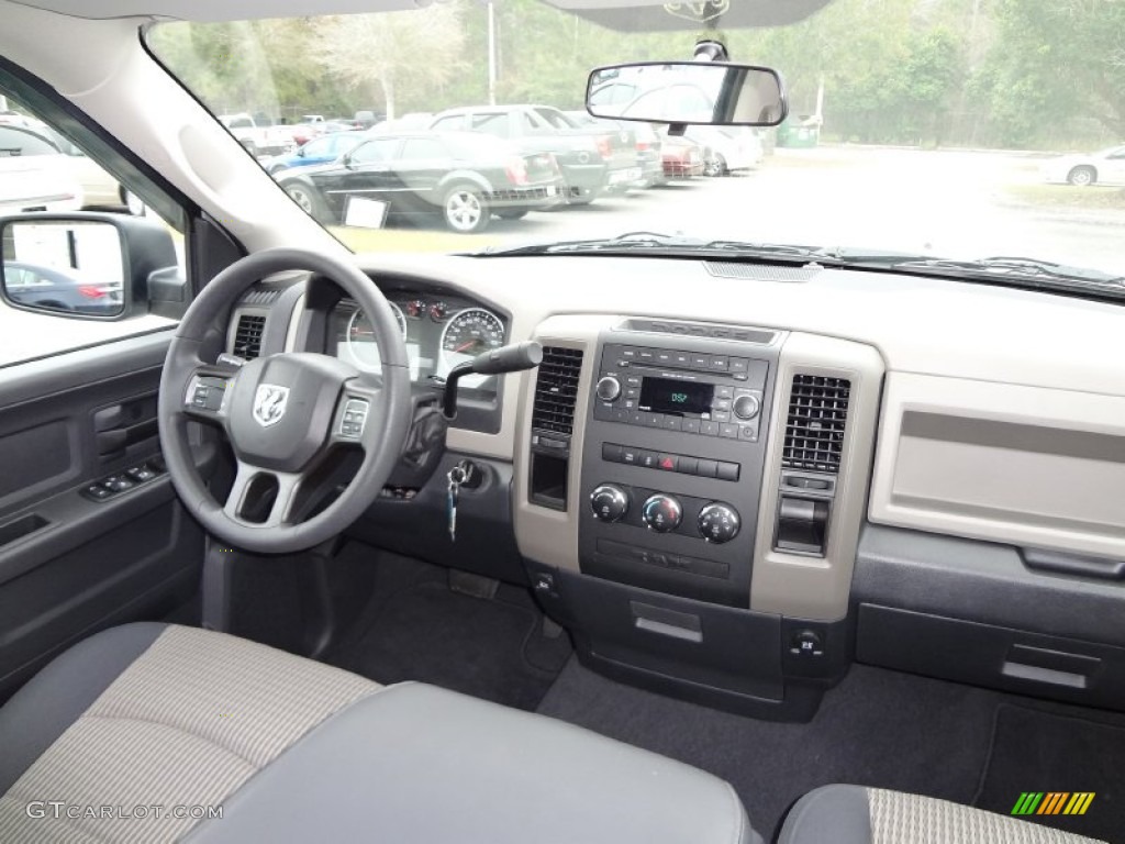 2012 Ram 1500 Express Quad Cab - Bright Silver Metallic / Dark Slate Gray/Medium Graystone photo #11