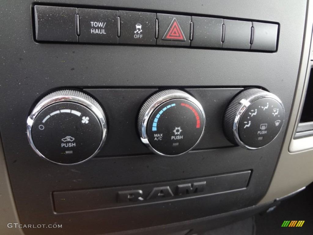 2012 Ram 1500 Express Quad Cab - Bright Silver Metallic / Dark Slate Gray/Medium Graystone photo #21