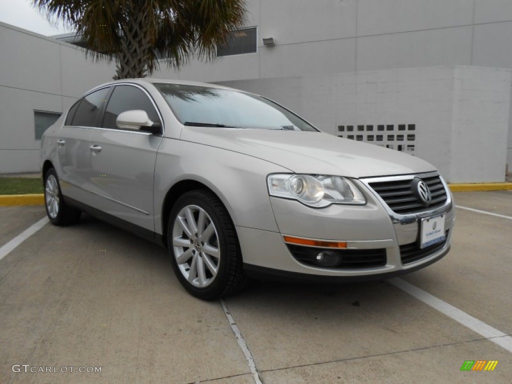 2010 Passat Komfort Sedan - White Gold Metallic / Cornsilk Beige photo #1