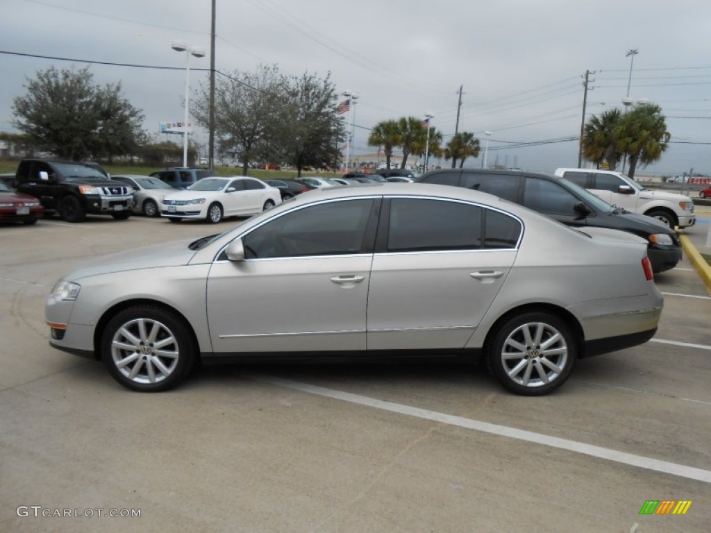 2010 Passat Komfort Sedan - White Gold Metallic / Cornsilk Beige photo #4