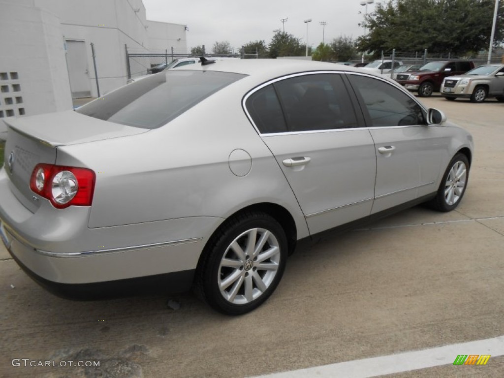 2010 Passat Komfort Sedan - White Gold Metallic / Cornsilk Beige photo #5
