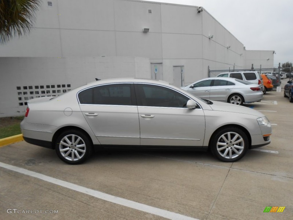 2010 Passat Komfort Sedan - White Gold Metallic / Cornsilk Beige photo #6