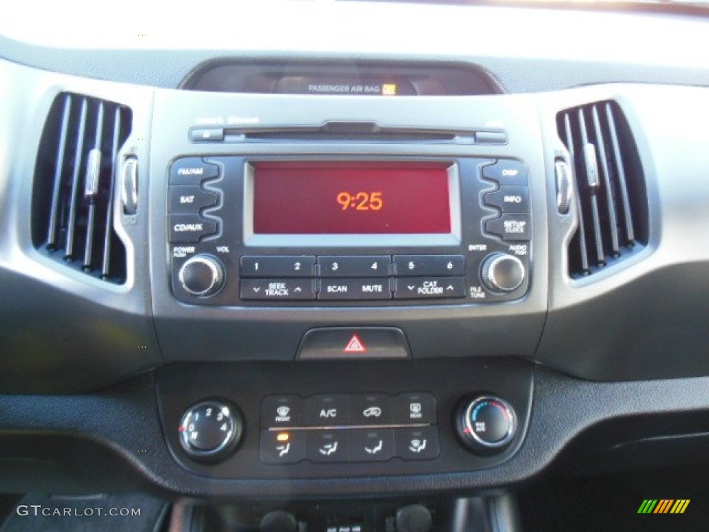 2012 Kia Sportage LX AWD Controls Photos