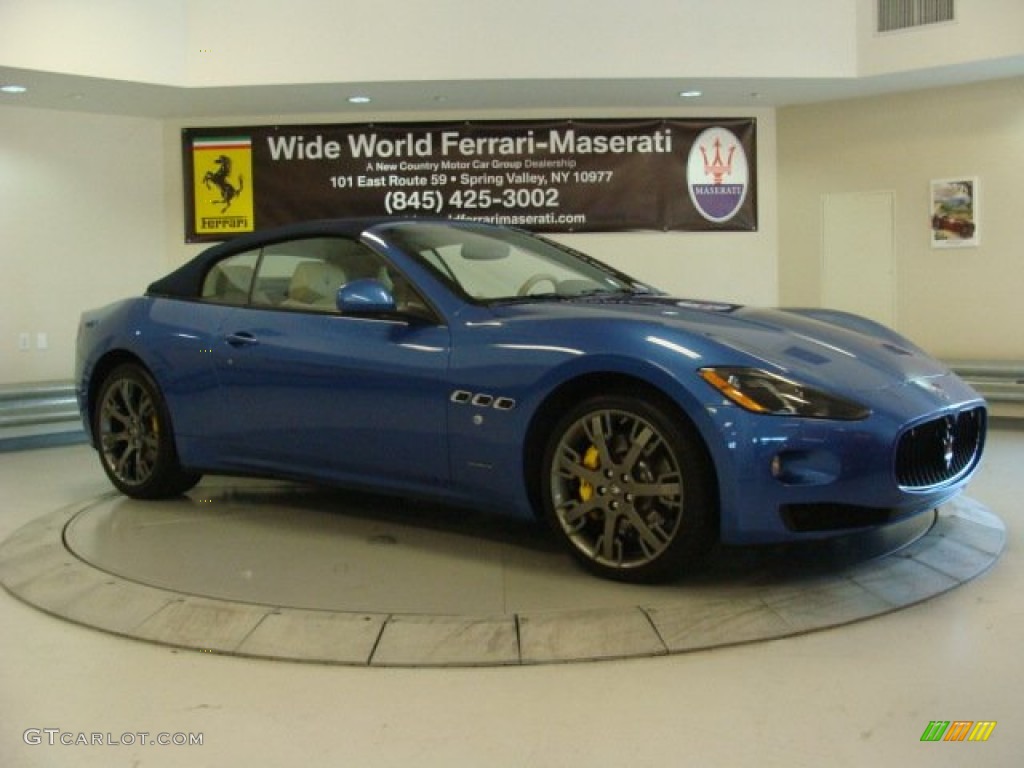 2013 GranTurismo Convertible GranCabrio - Blu Mediterraneo (Blue Metallic) / Pearl Beige photo #2
