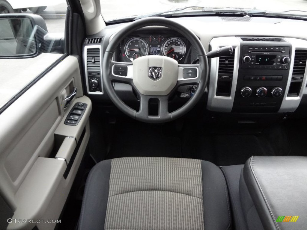 2011 Ram 1500 Big Horn Crew Cab - Brilliant Black Crystal Pearl / Dark Slate Gray/Medium Graystone photo #6