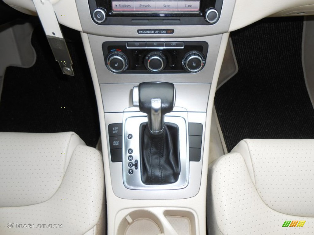 2010 Passat Komfort Sedan - White Gold Metallic / Cornsilk Beige photo #23