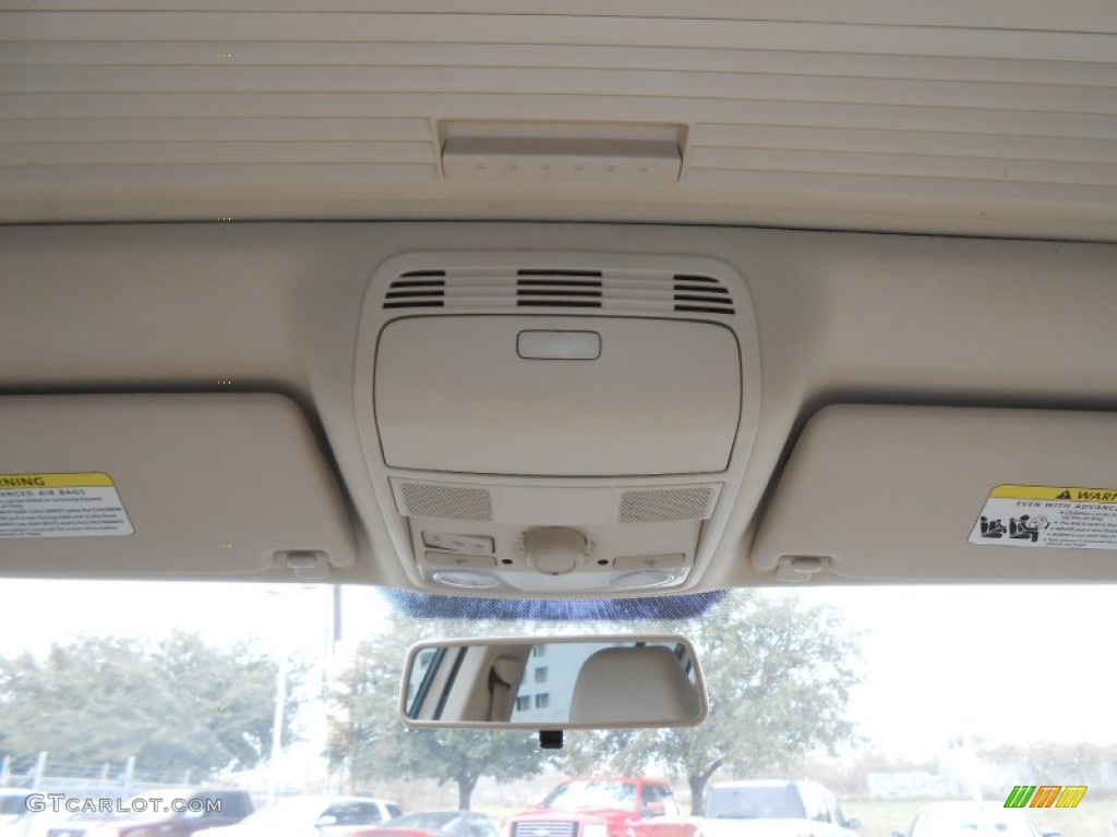 2010 Passat Komfort Sedan - White Gold Metallic / Cornsilk Beige photo #24