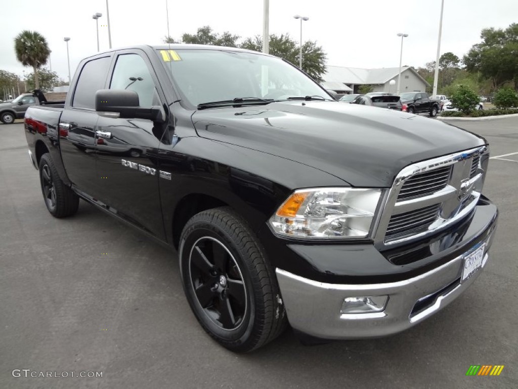 2011 Ram 1500 Big Horn Crew Cab - Brilliant Black Crystal Pearl / Dark Slate Gray/Medium Graystone photo #10