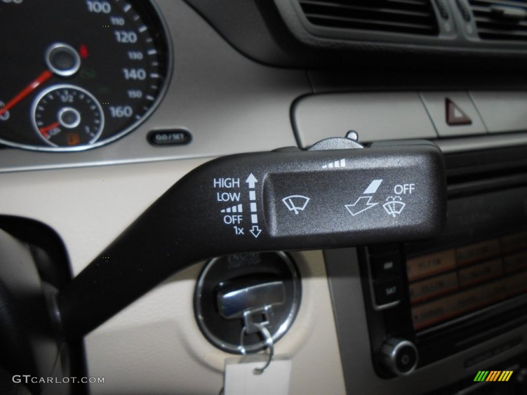 2010 Passat Komfort Sedan - White Gold Metallic / Cornsilk Beige photo #29