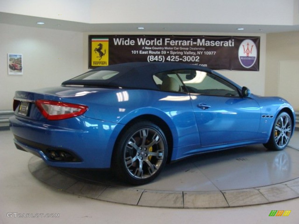 2013 GranTurismo Convertible GranCabrio - Blu Mediterraneo (Blue Metallic) / Pearl Beige photo #13