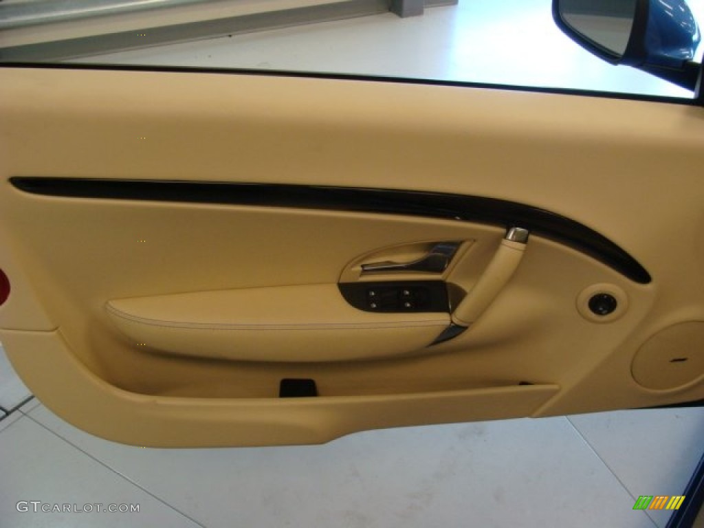 2013 GranTurismo Convertible GranCabrio - Blu Mediterraneo (Blue Metallic) / Pearl Beige photo #16