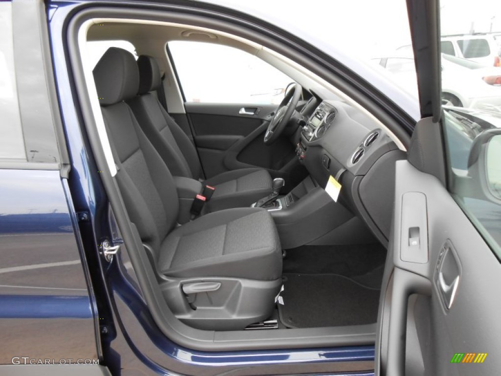 Black Interior 2013 Volkswagen Tiguan S Photo #74801504