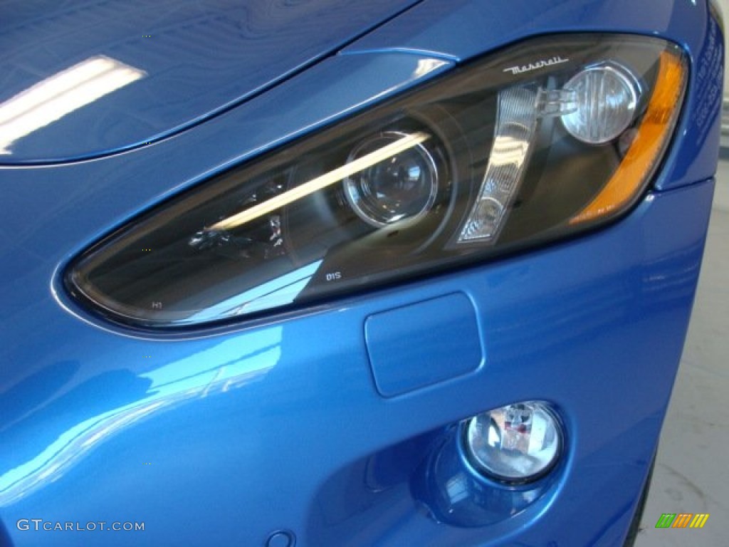 2013 GranTurismo Convertible GranCabrio - Blu Mediterraneo (Blue Metallic) / Pearl Beige photo #36
