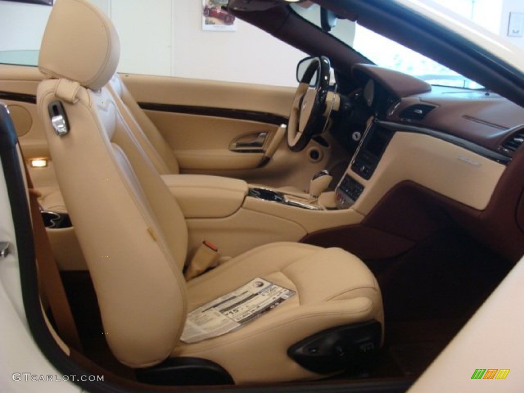 2013 Maserati GranTurismo Convertible GranCabrio Front Seat Photo #74801997