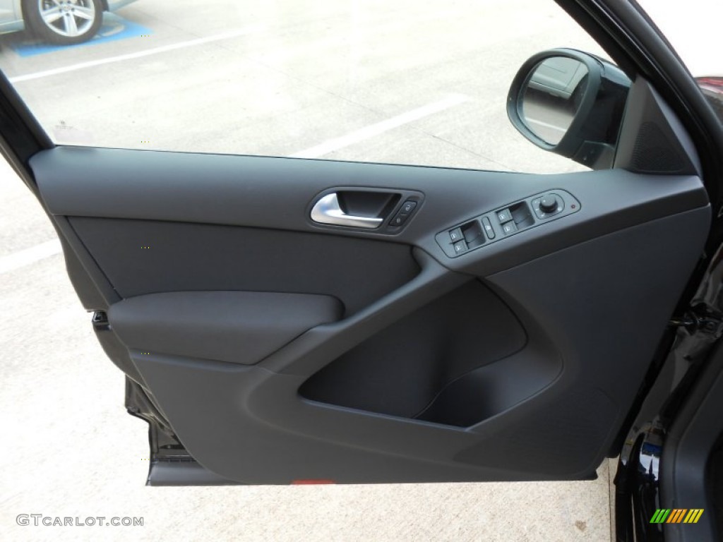 2013 Volkswagen Tiguan S Black Door Panel Photo #74802524