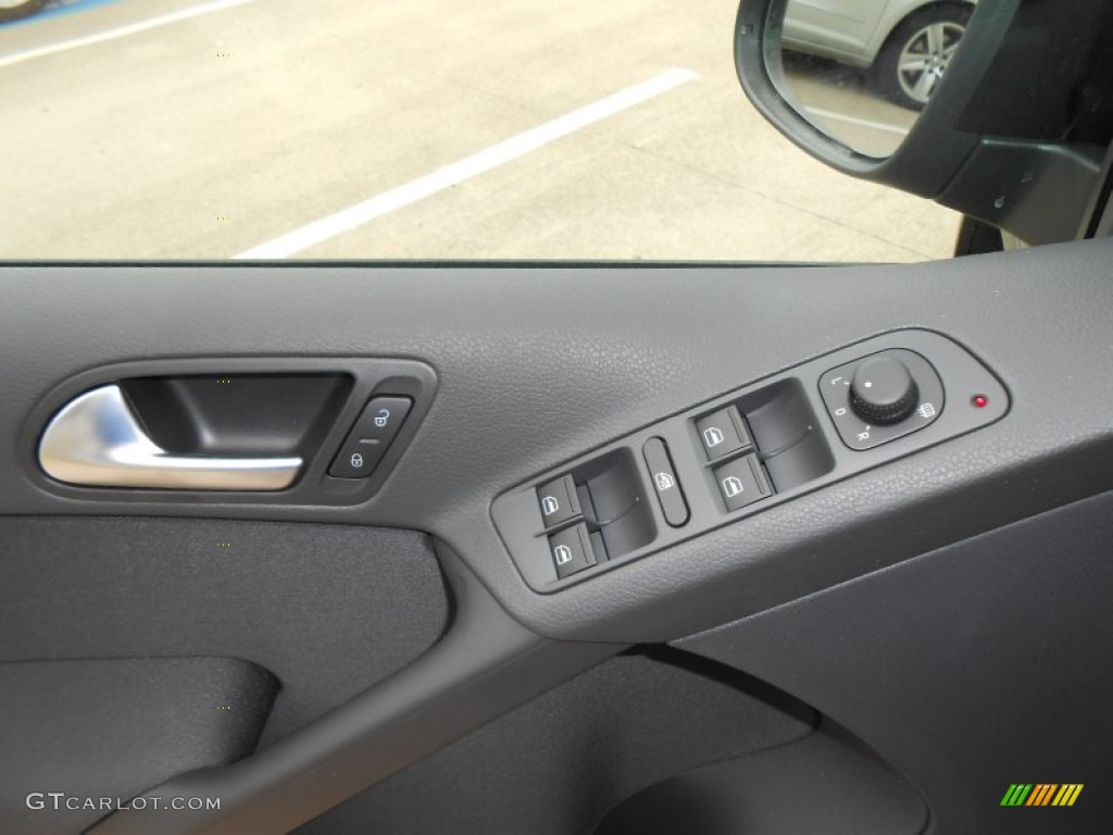 2013 Volkswagen Tiguan S Controls Photo #74802779