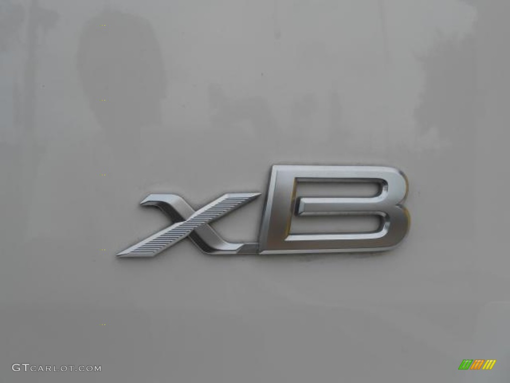 2005 xB  - Polar White / Dark Charcoal photo #7