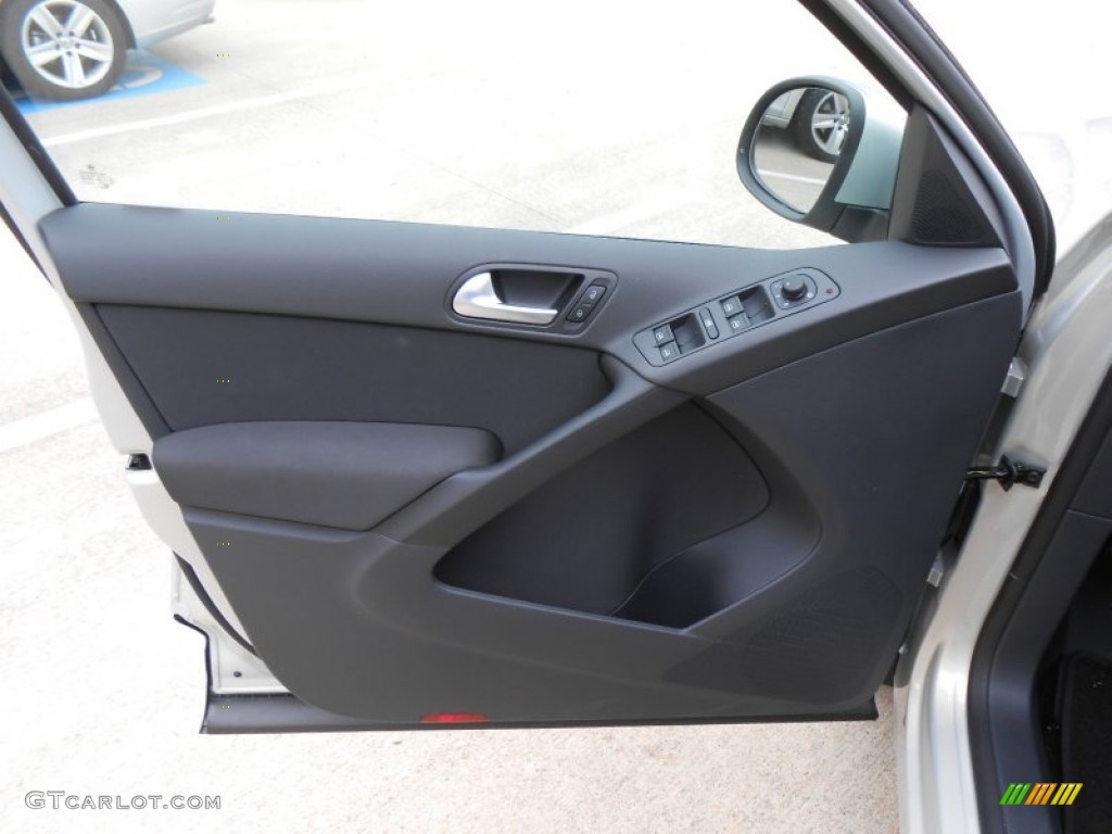 2013 Volkswagen Tiguan S Black Door Panel Photo #74803103