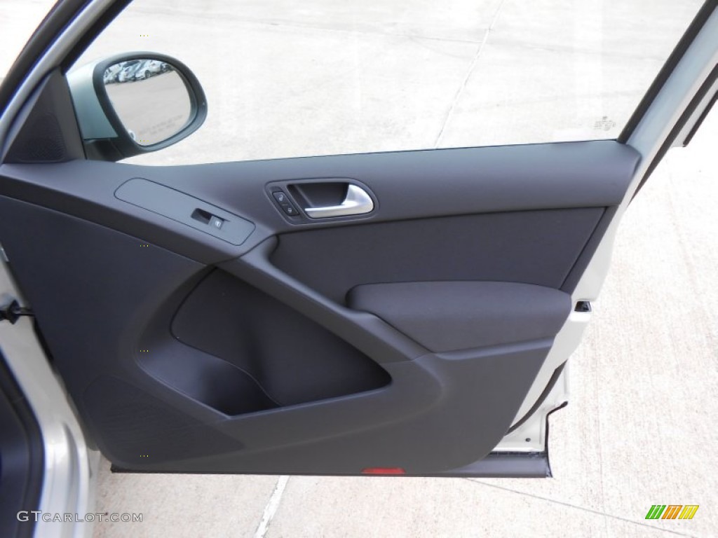 2013 Volkswagen Tiguan S Black Door Panel Photo #74803143