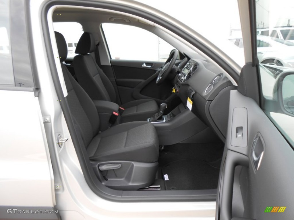 Black Interior 2013 Volkswagen Tiguan S Photo #74803170
