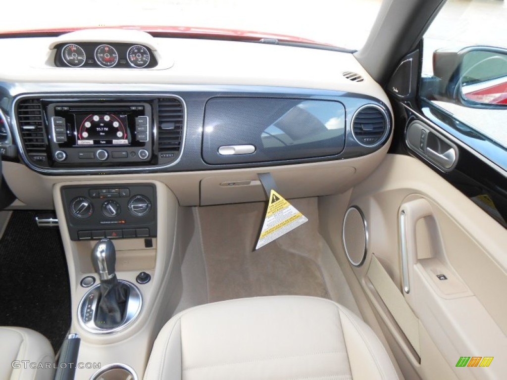 2013 Volkswagen Beetle Turbo Convertible Beige Dashboard Photo #74804542