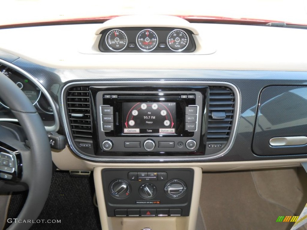 2013 Volkswagen Beetle Turbo Convertible Controls Photo #74804591