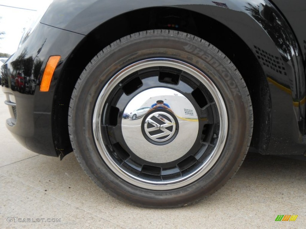 2013 Volkswagen Beetle 2.5L Convertible 50s Edition Wheel Photo #74805020
