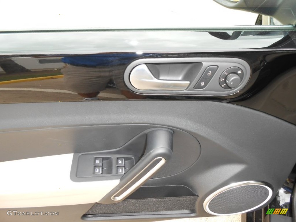 2013 Volkswagen Beetle 2.5L Convertible 50s Edition Beige Door Panel Photo #74805369